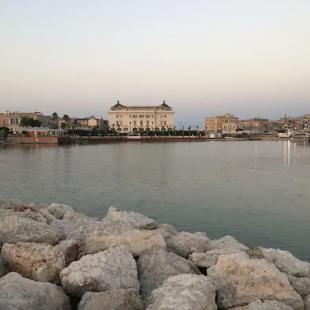 Affittacamere La Stanza Di Paco *